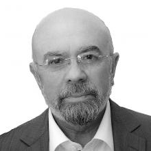 д.э.н., профессор, главный научный сотрудник экономического факультета МГУ им. М.В. Ломоносова, директор по взаимодействию с государственными органами СРО ААС, академик Международной академии информатизации (МАИ) при ООН.
